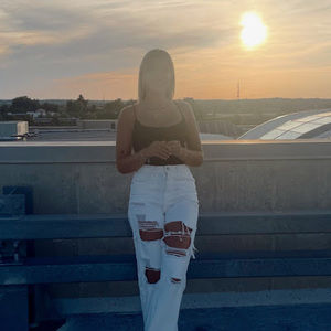 Meet your Posher, Mia